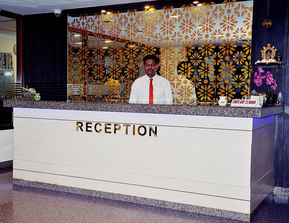 Hotel Mookambika Palace Kolluru Exterior foto