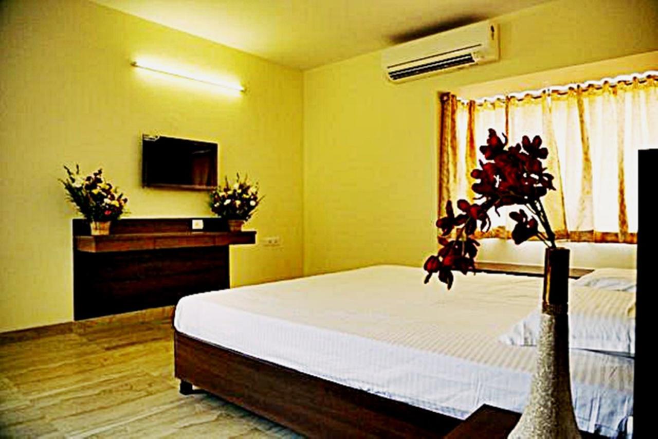 Hotel Mookambika Palace Kolluru Exterior foto